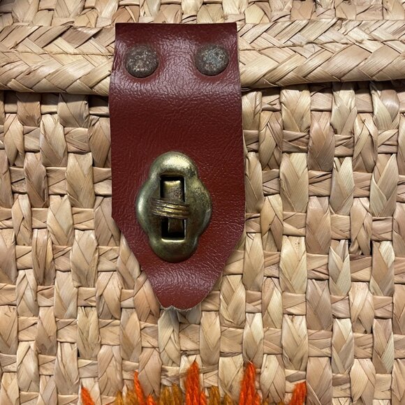 Vintage Straw Embroidered Bag - Picture 4 of 10